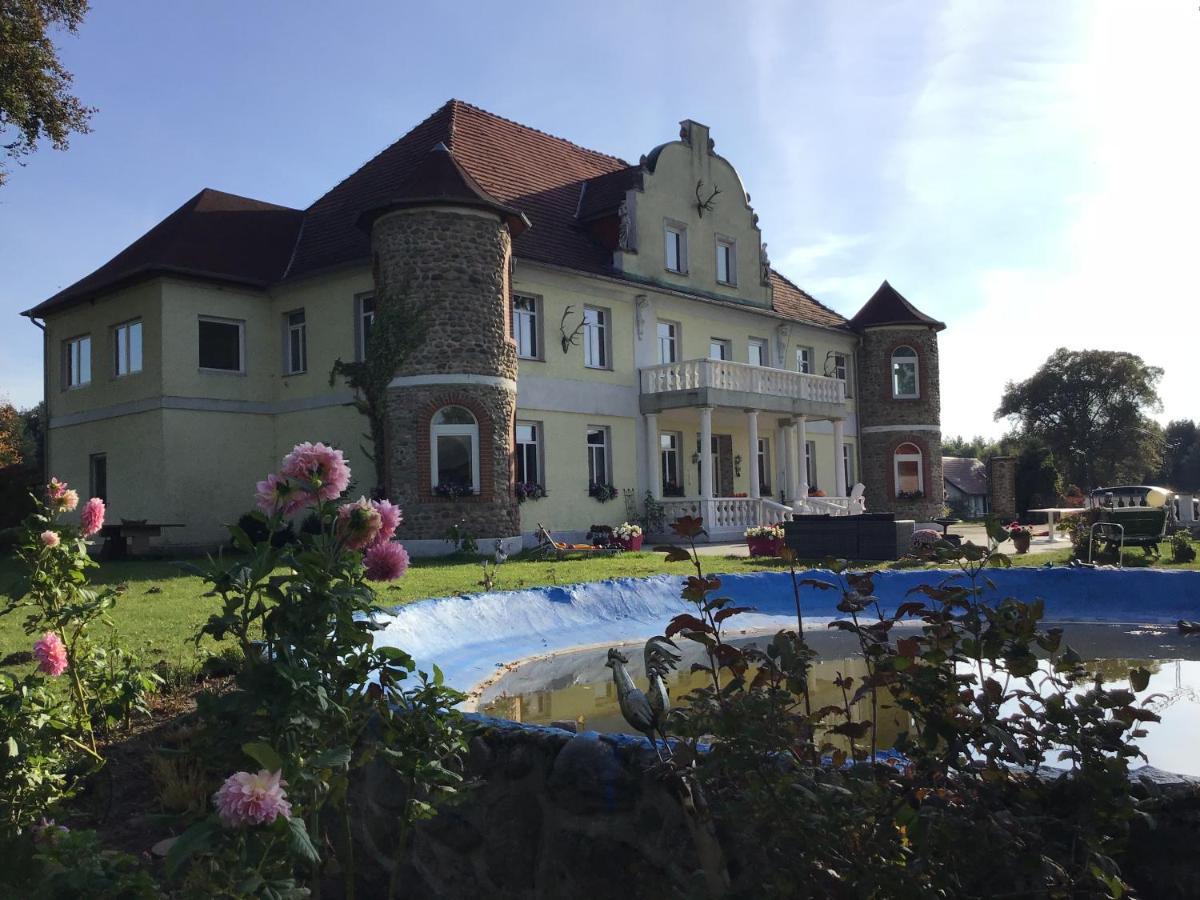 Hotel Gutshaus Darsikow Extérieur photo