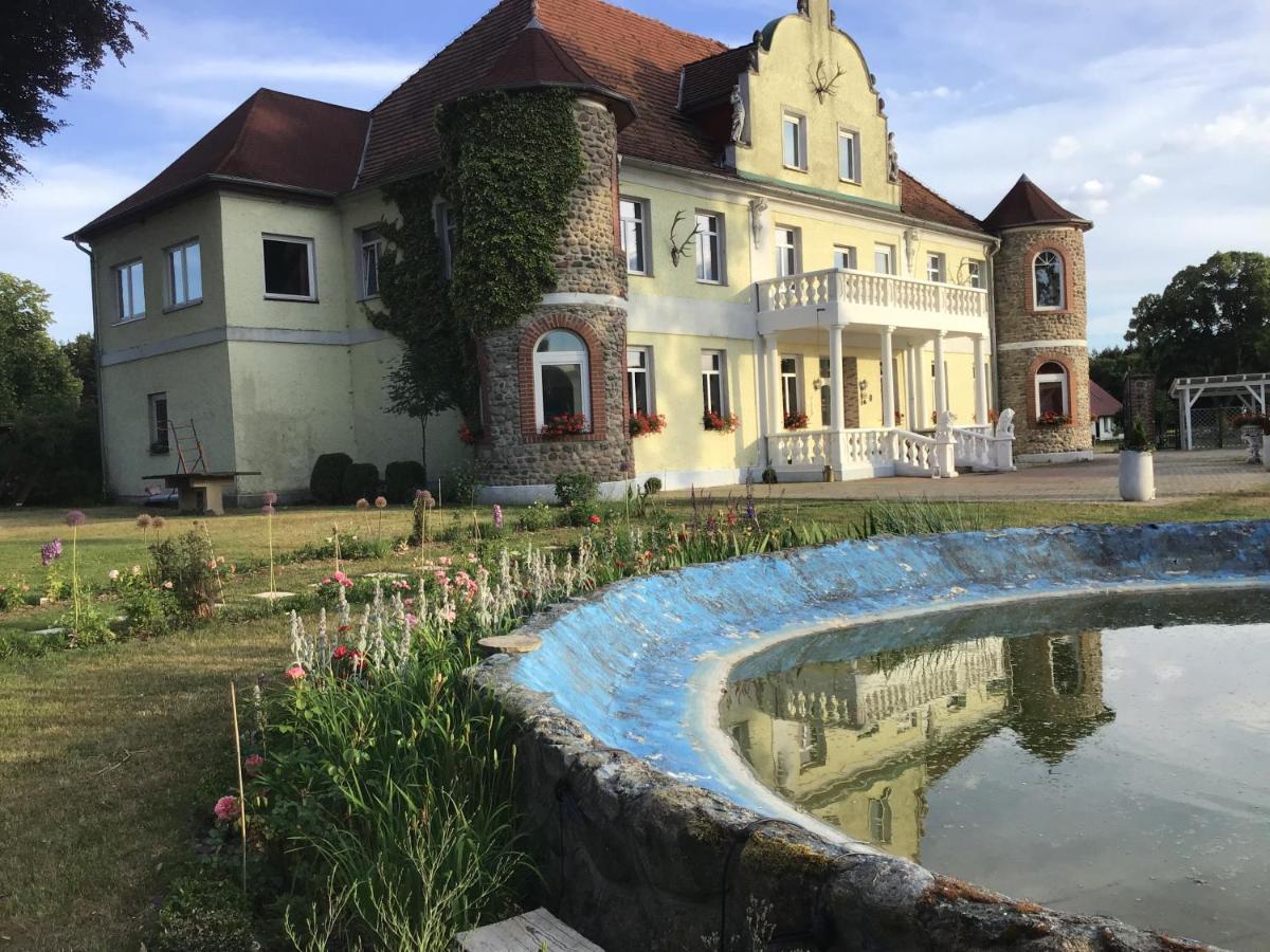 Hotel Gutshaus Darsikow Extérieur photo